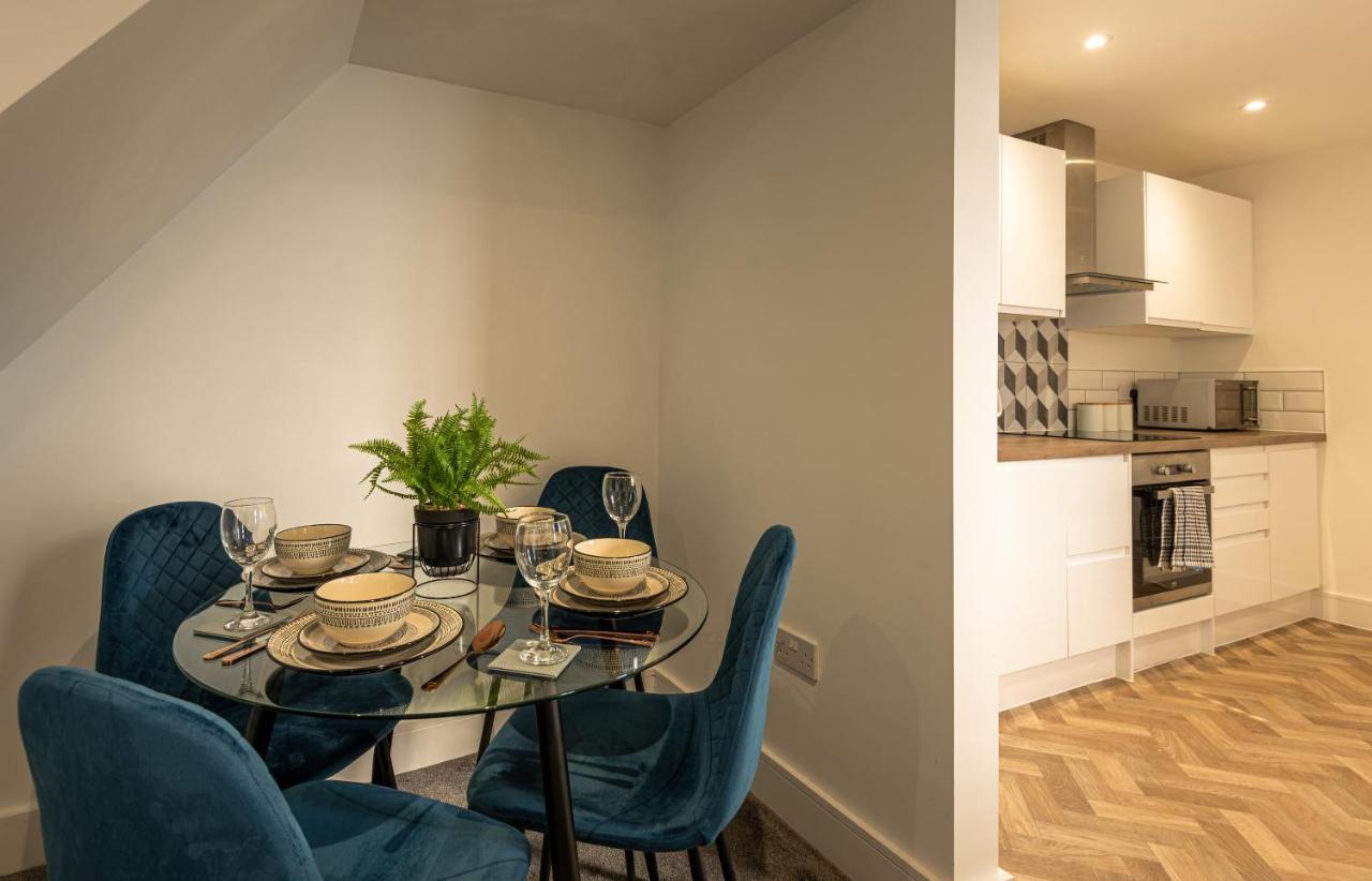 1 Bed Central - Free Parking - Long Stay Offer Strood Екстериор снимка
