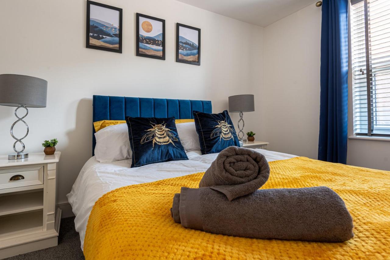 1 Bed Central - Free Parking - Long Stay Offer Strood Екстериор снимка